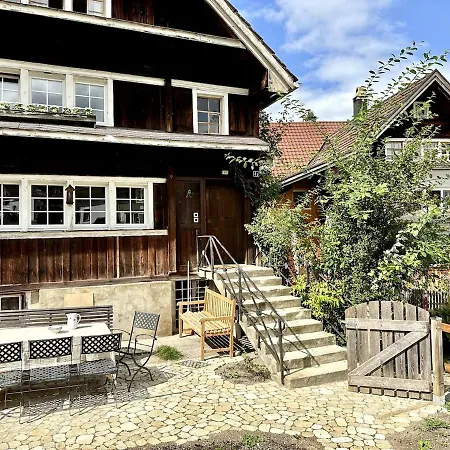 Private Apartment Mit Garten Apartment Brunnadern