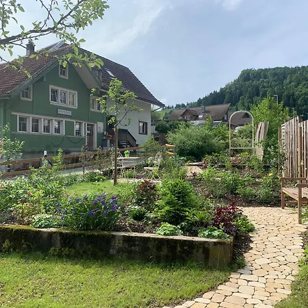 Private Apartment Mit Garten *