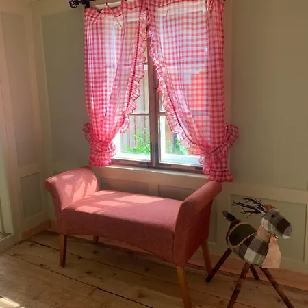 Private In Historic Rosalie Brunnadern