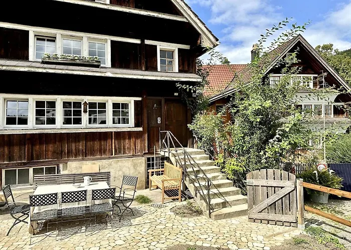 Private In Rosalie Daire Brunnadern