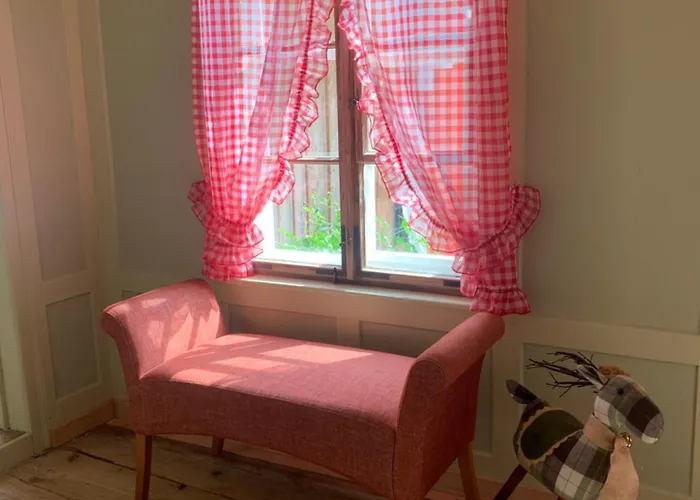 Private In Rosalie Brunnadern